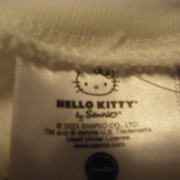 Hello Kitty White Plush Fleece Sweatshirt by Sanrio JR. Women's Sizes New Sealed - Picture 12 of 12